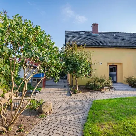 Akacjowa Zatoka - I *