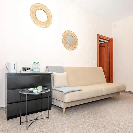 Akacjowa Zatoka - I *