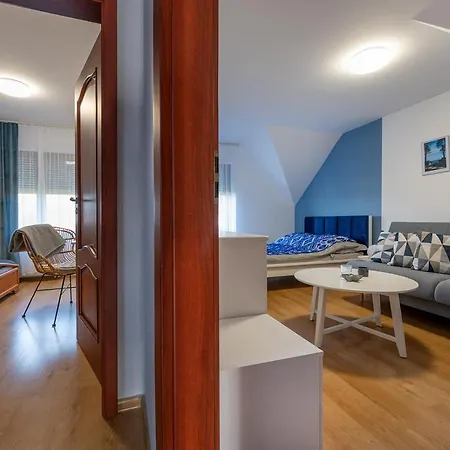 Akacjowa Zatoka - I * מילנקו