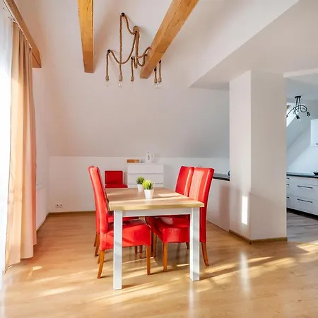 Akacjowa Zatoka - I * ملنك