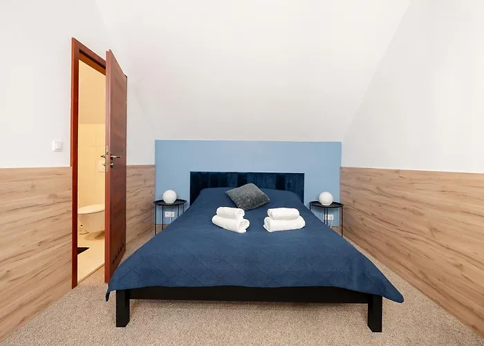 Akacjowa Zatoka - I *